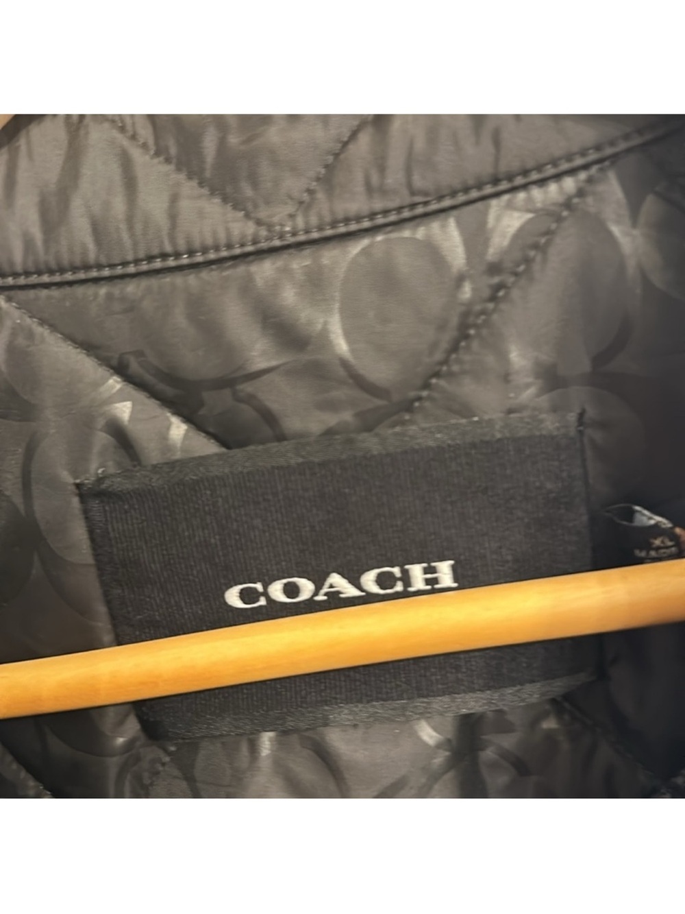 **ISO I’M SEARCHING FOR THIS
Coach Black Quilted Logo-Detail Jacket
Size M/L/XL - Picture 4 of 4